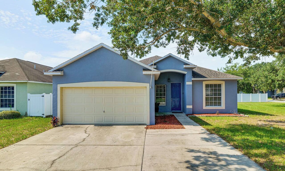 Sunset Ridge House | Swim, Golf & Park-Hop! Family Home in Davenport