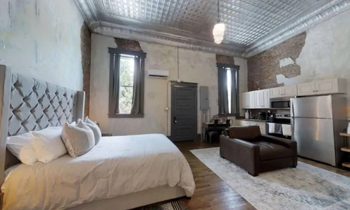New Market Apartment | THE BANK - TELLERS QUARTERS (UNQUIE EXPERIENCE)