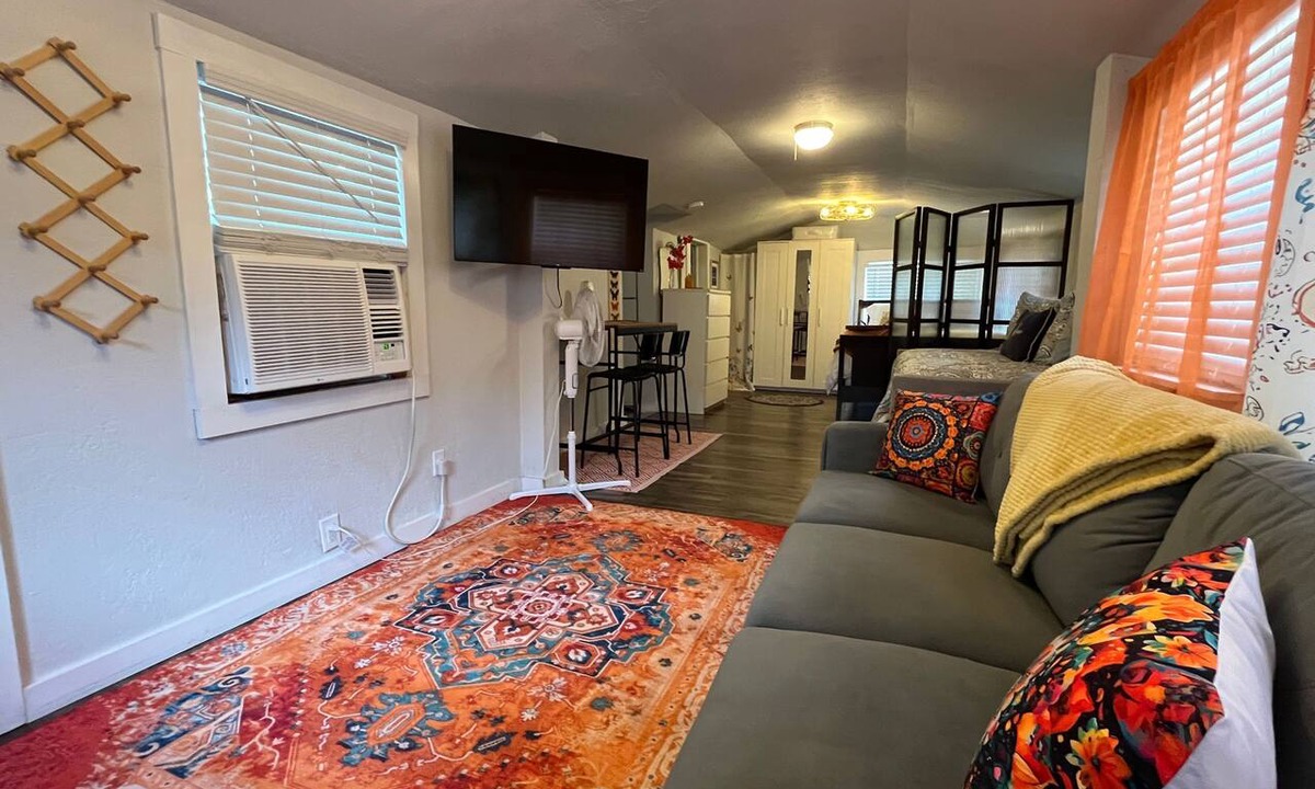 Dixieland House | The Boho Hut in Dixieland Lakeland is a must see.
