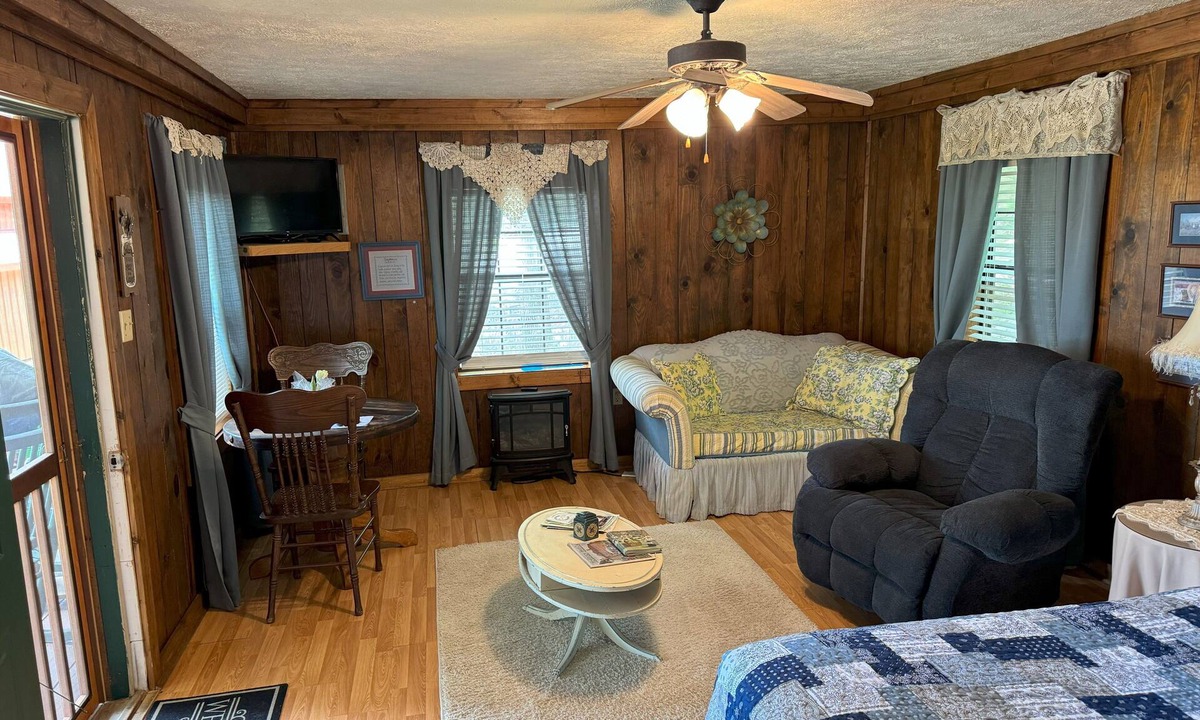 Mountain View Cabin | The Hilltop Cabins - Granny's