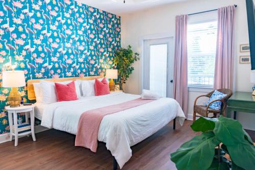Pleasant Street House | The Lotus Suite Newly Built Upscale Central