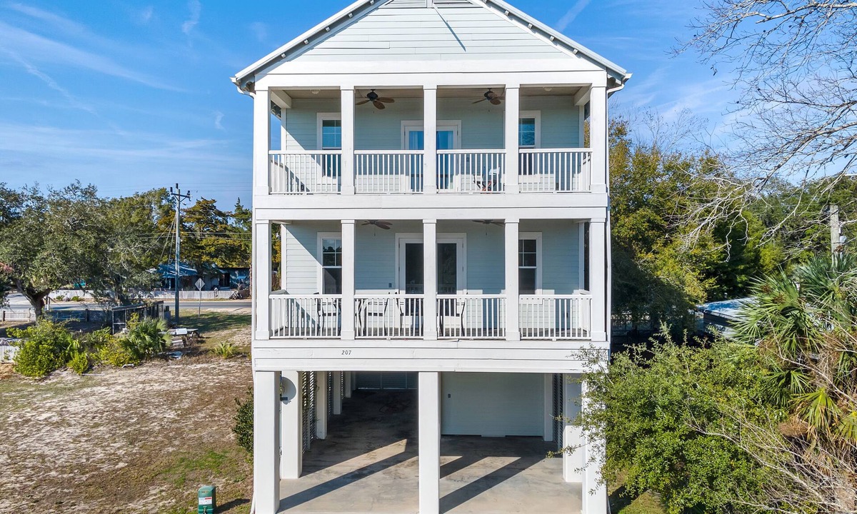 Steinhatchee House | The Redfish-Sleeps 10, walk to Sea Hag Marina 2 boat slips