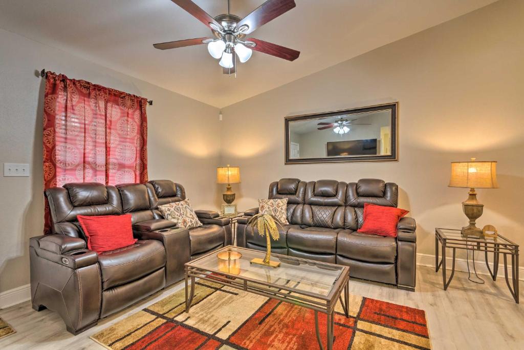 Pensacola Heights House | 'The Royal Retreat' ~ 10 Mi to Local Beaches!