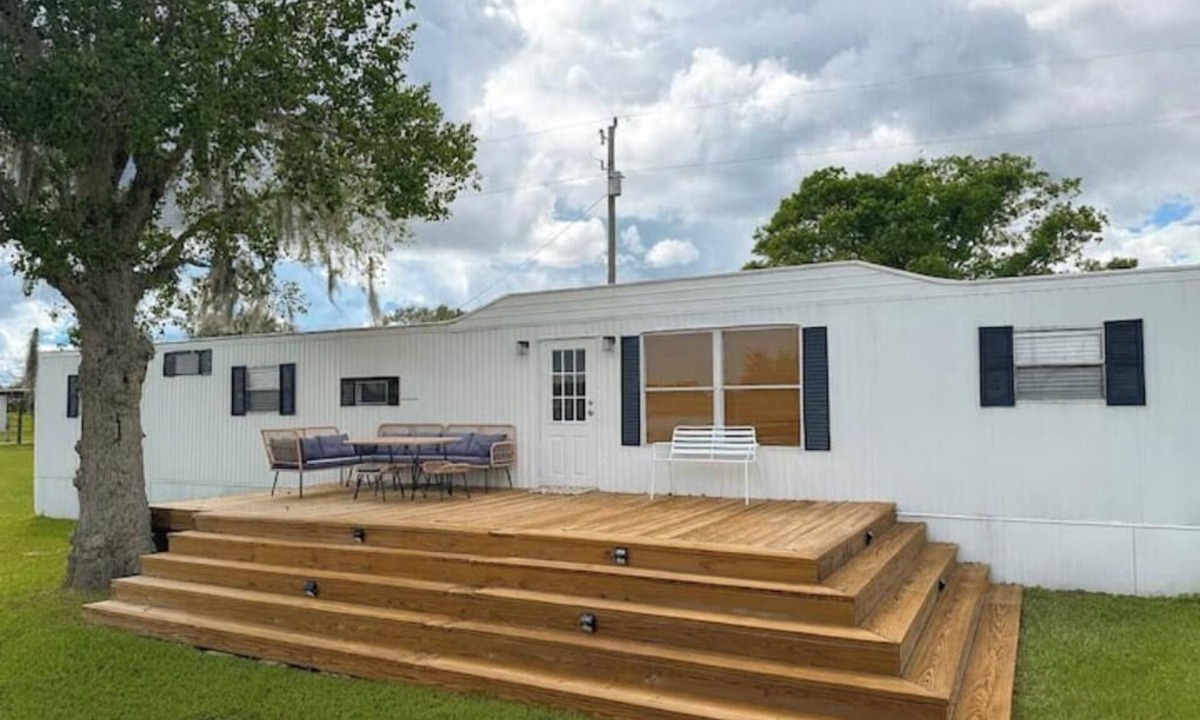 Groveland Villa | -The Villa On The Lake-
