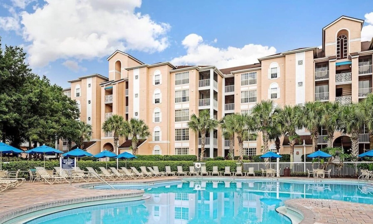 Florida Central Atlantic Coast Resort | Three Comfortable Units, Mini-Golf and Basketball, Fun! Free Wifi, Theme Parks