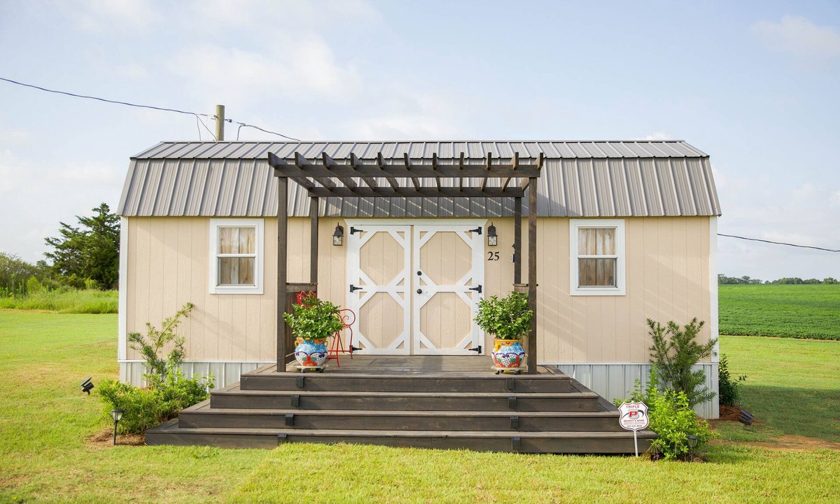 Slocomb Cottage | Tiny Home in the country