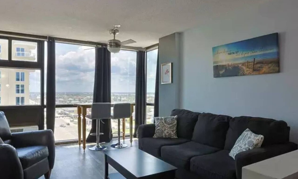 Schulte Park Apartment | Top floor corner oceanview panoramic studio w/pool