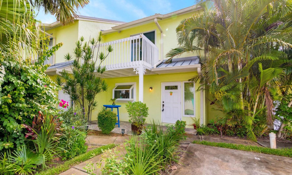 Melbourne Beach House | Townhouse by the Sea - Available Furnished or Unfurnished