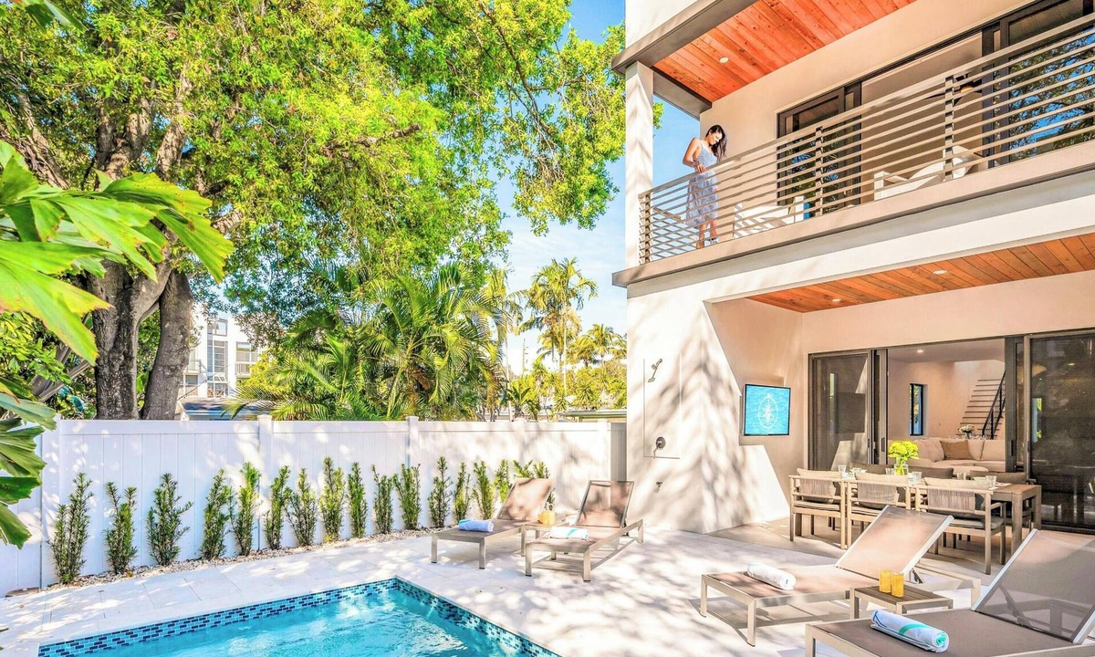 Harbordale House | Townhouse/Heated Pool/Centrally Located/Malibu Key Two