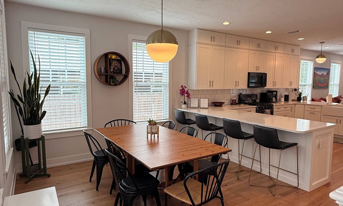 Duckpond House | Tranquil 2-bedroom house in walkable Gainesville neighborhood