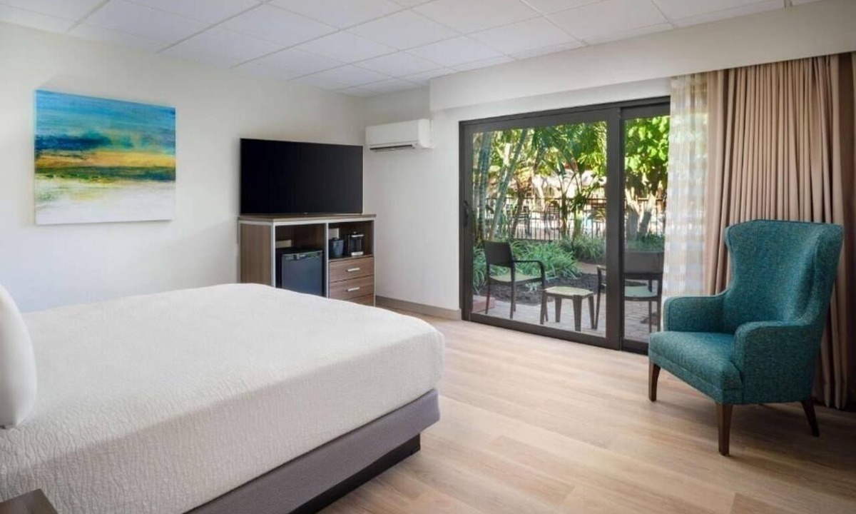 Moorings Hotel | Tranquil Room Near City Perks and Beautiful Beach Days