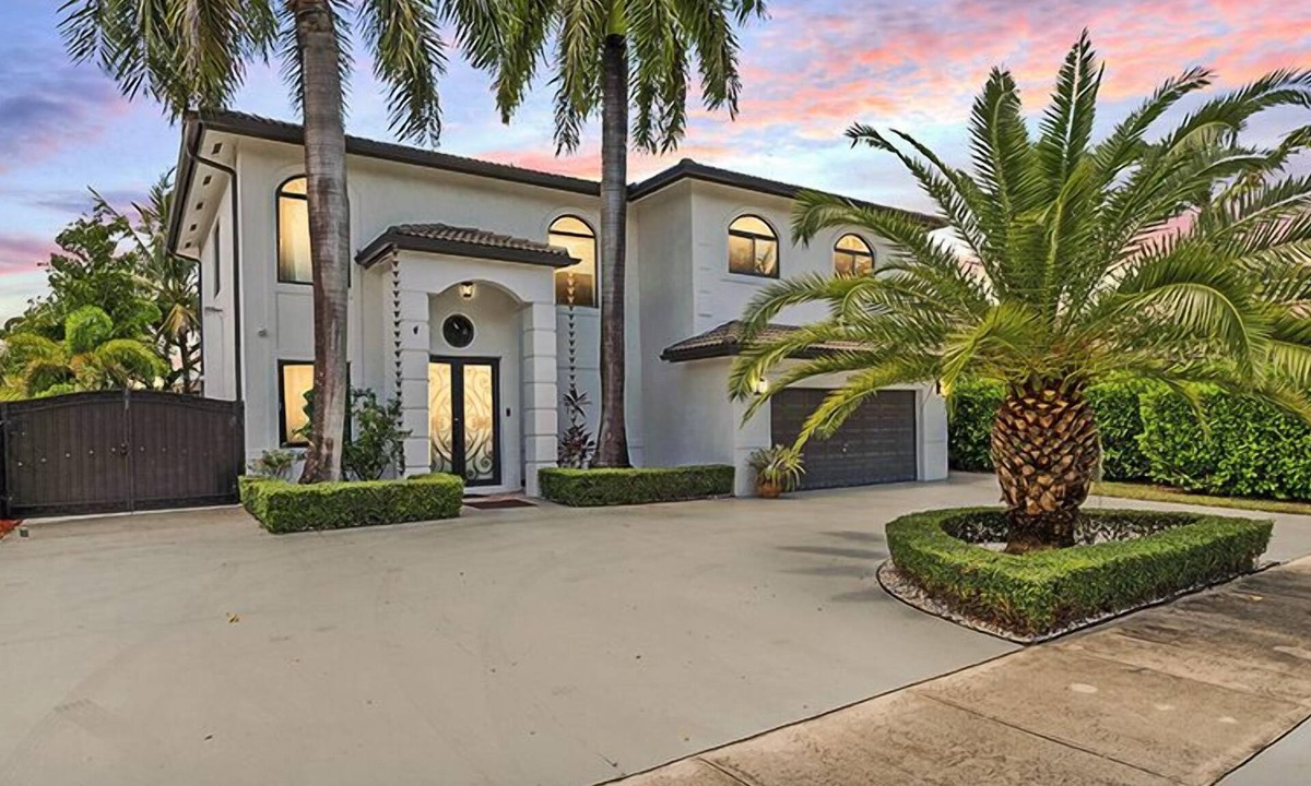 Country Walk House | Tropical Miami 5BR Retreat Pool BBQ & Game Room