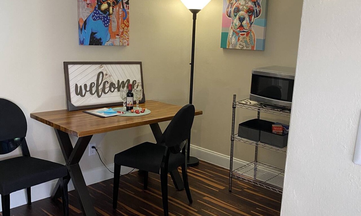Parker Ridge Apartment | Tropical Retreat - Newly renovated Palm Beach Gem