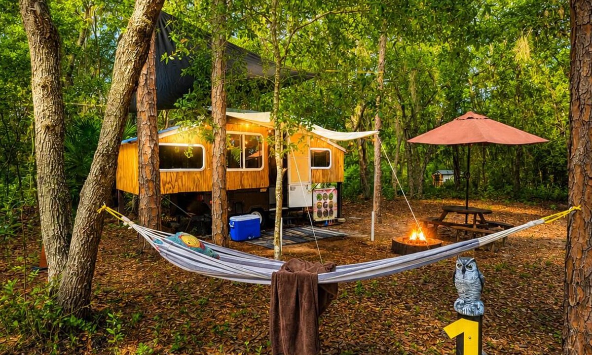 Edgar RV Rental | Unique Pop-Up Glamping Retreat Fire Pit & Hammock- Pet Welcome & Free Parking!