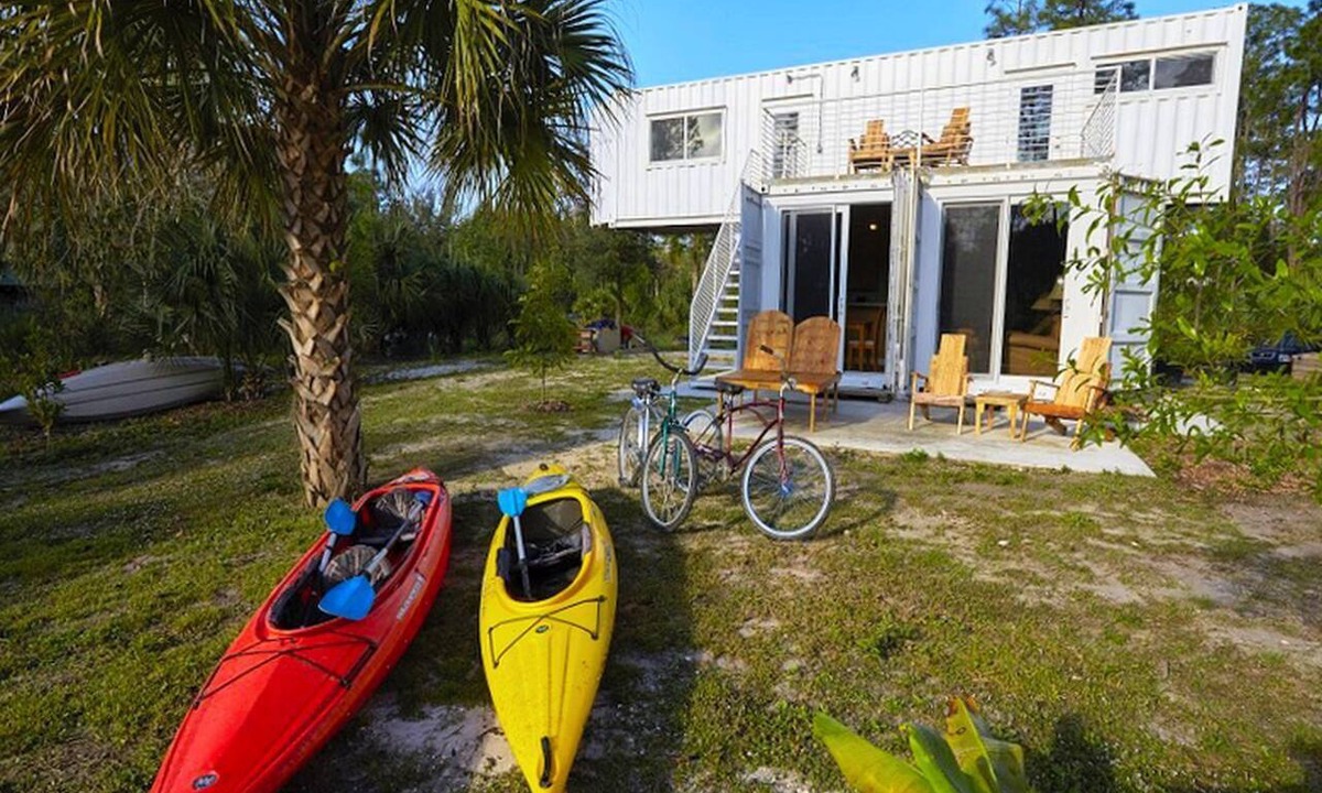 Jupiter Farms Cabin | Upcycled Shipping Containers Transformed into a Glamping Home for a Unique Florida Vacation