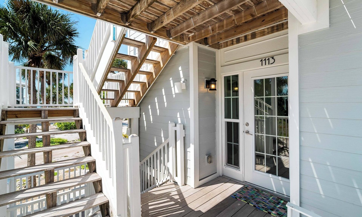 Palm Island Villa | Updated 2 BR! Breathtaking View of the Gulf Sunsets! B1113A