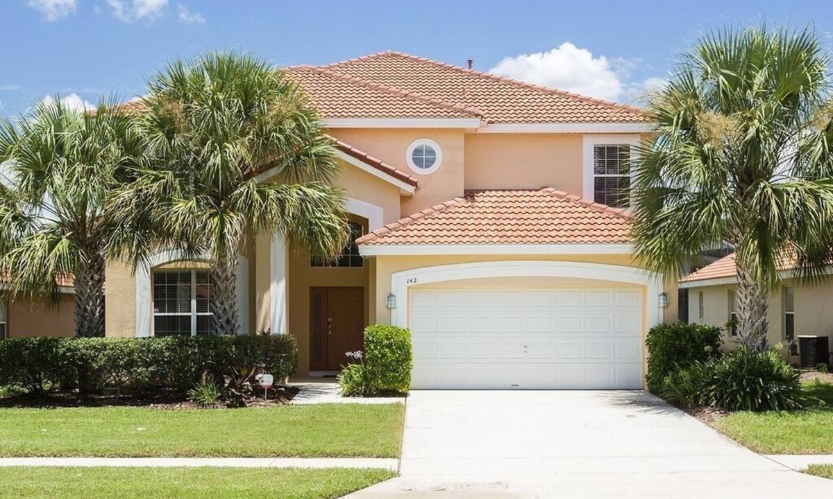 Solana House | Updated 6 bedroom pool house in Solana Resort, King suite on main floor.