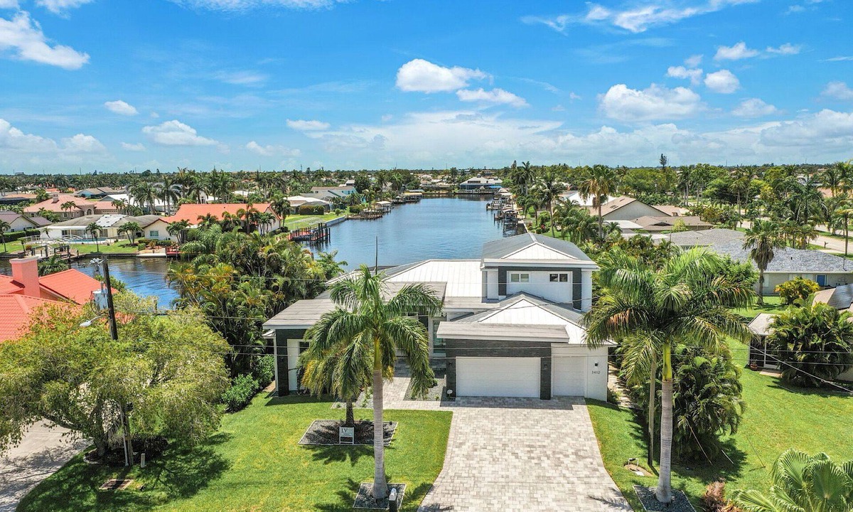 Caloosahatchee Villa | Villa Grace - Five Bedroom Villa, Sleeps 8