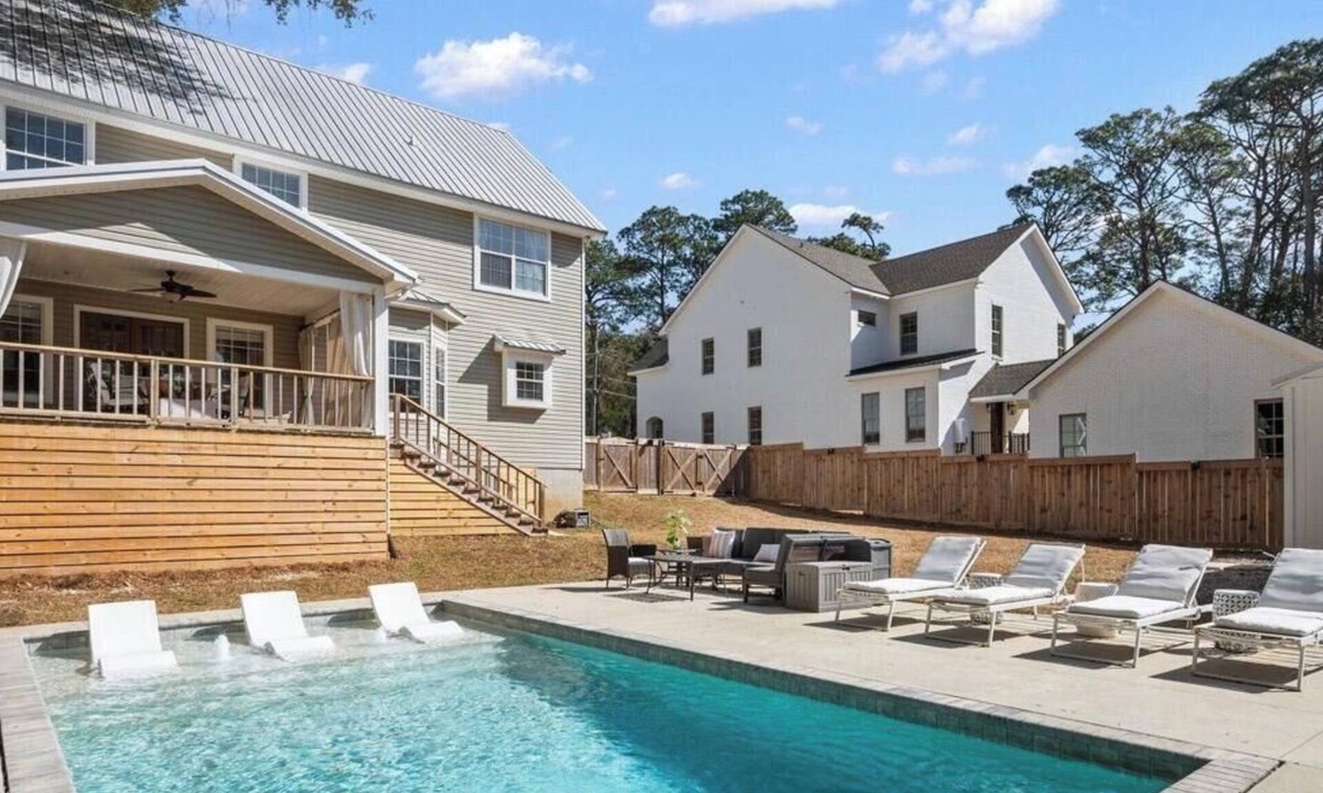Fairhope House | Walk to Bay & Downtown Fairhope- Fig & Bay Retreat -Coastal Getaway with Pool!