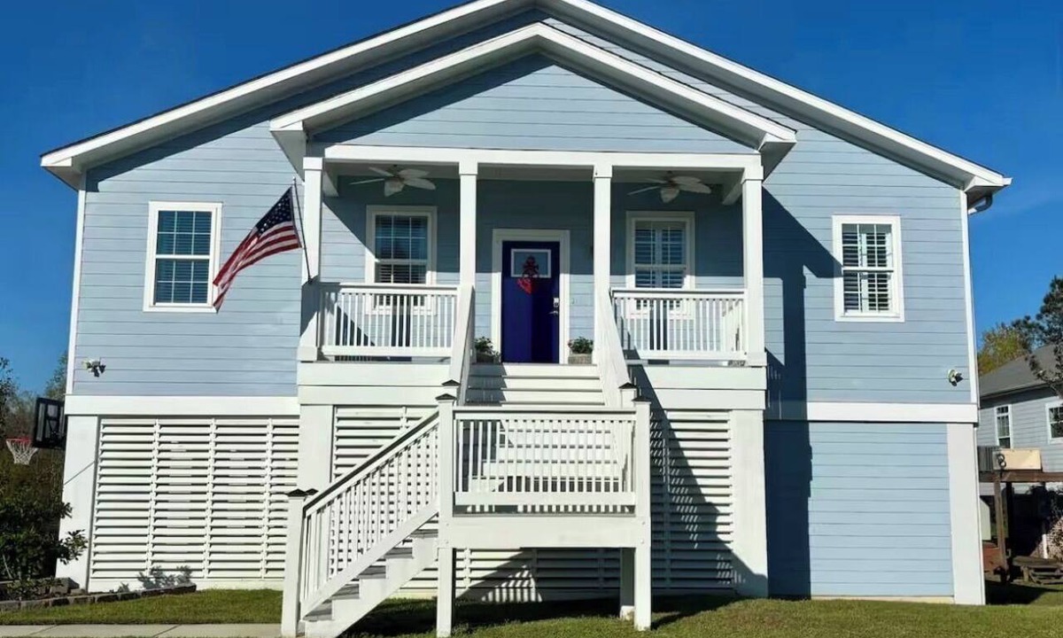 Waveland House | Walk to Beach!- 3BR/2BA- Golf cart to Downtown BSL