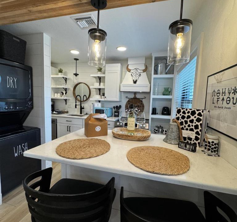 Fort Myers River District Apartment | Walk to Best Eats and Shops and Stay in Style