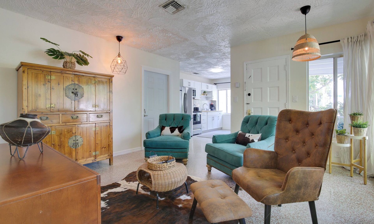 Deerfield Beach Cottage | Walk to Ocean: Chic Deerfield Beach Cottage!