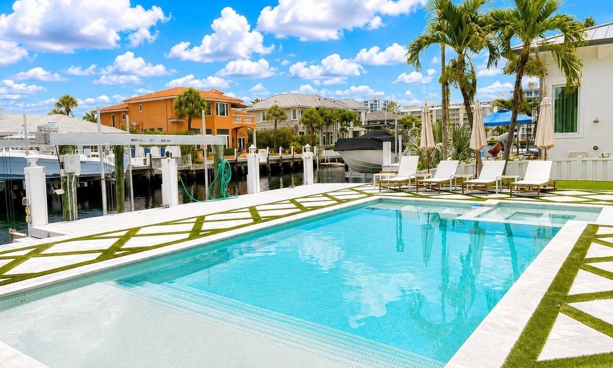 Boca Bay Colony House | Waterfront Dream Home in Boca Raton ready to make memories