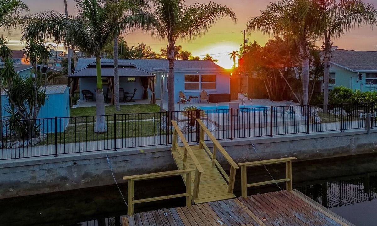 Hudson Beach Estates House | Waterfront Escape/Pool, Kayaks & Gulf Access