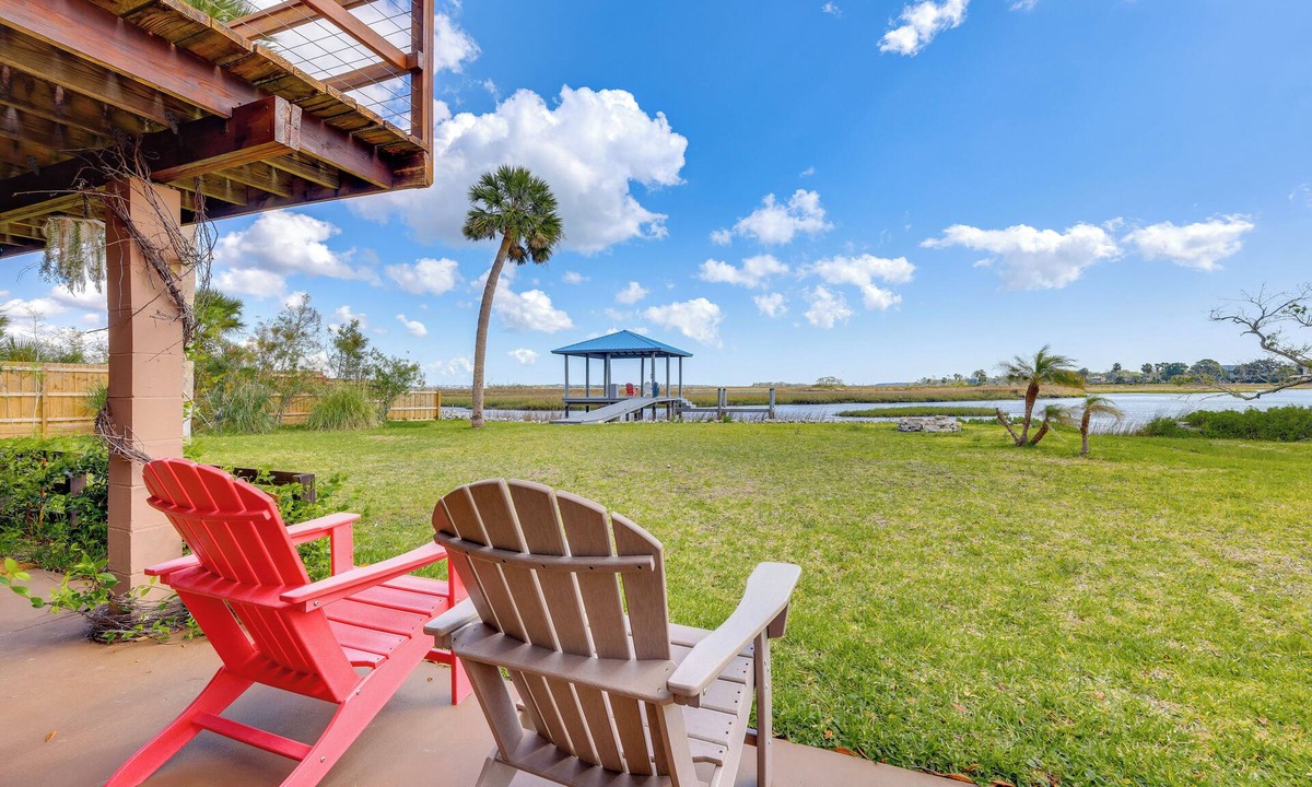 Arlington House | Waterfront Jacksonville Gem w/Dock + Game Room!