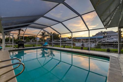 Siesta Isle House | Waterfront luxury with Private Beach & pool! - Villa Good Vibes - Ft Myers Beach - Roelens Vacations