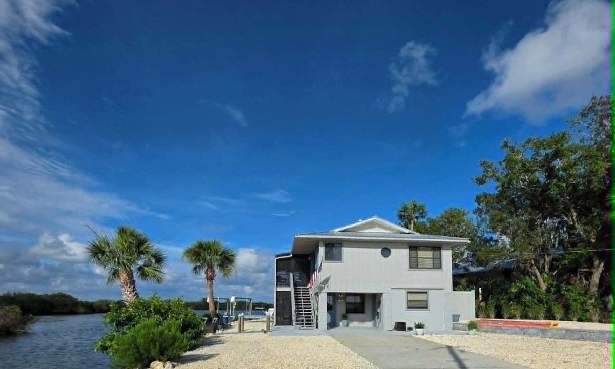 Crystal River House | WATERFRONT Ozello Beauty with direct gulf access 2-bedroom house sleeps 5