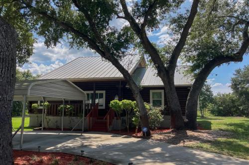 Groveland House | Waterfront Views! Countryside Cabin in Clermont