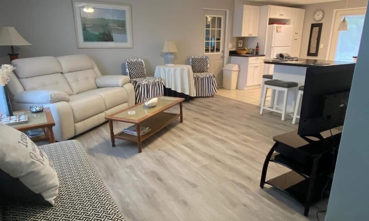 Lochmoor Waterway Estates House | Waterway Cottage in Historic N. Fort Myers Florida