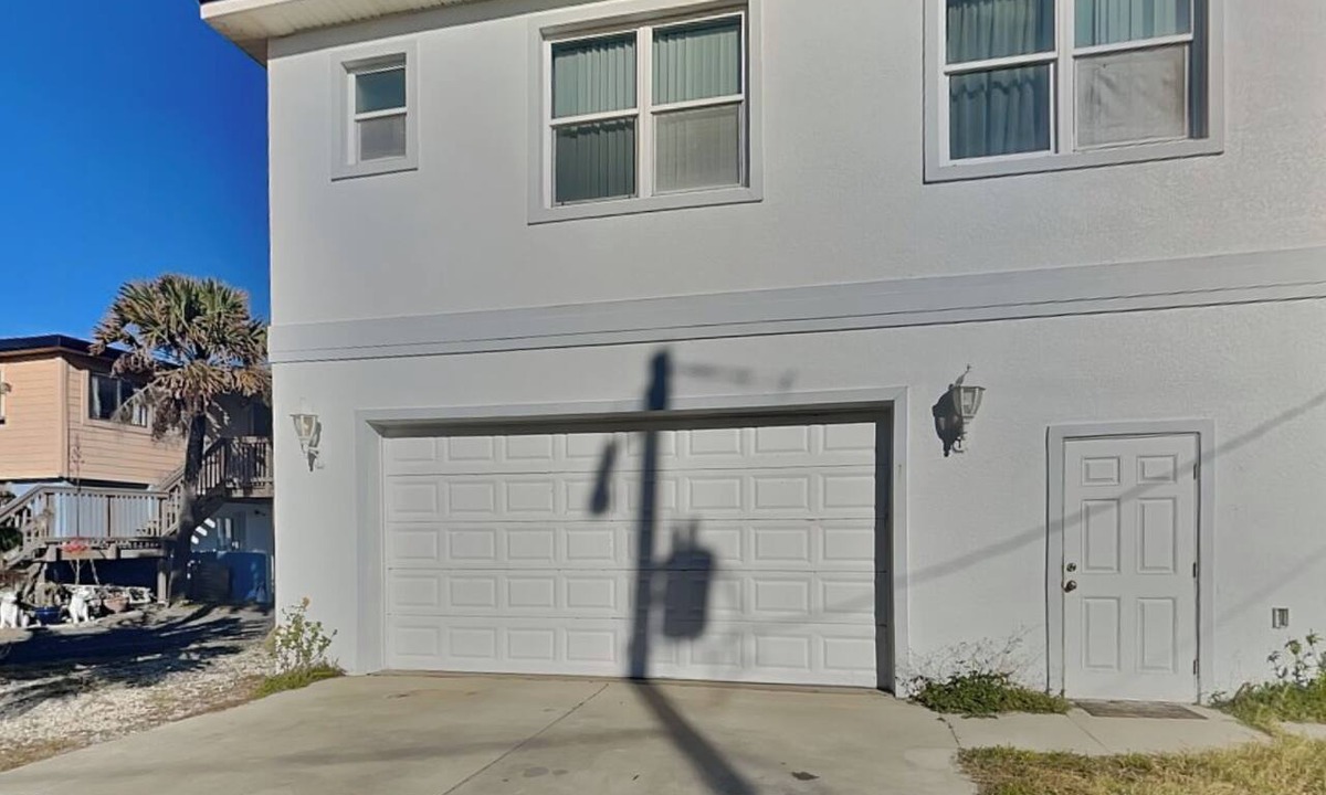 Flagler Beach Cottage | Wave Runner by Distinctive Beach Rentals