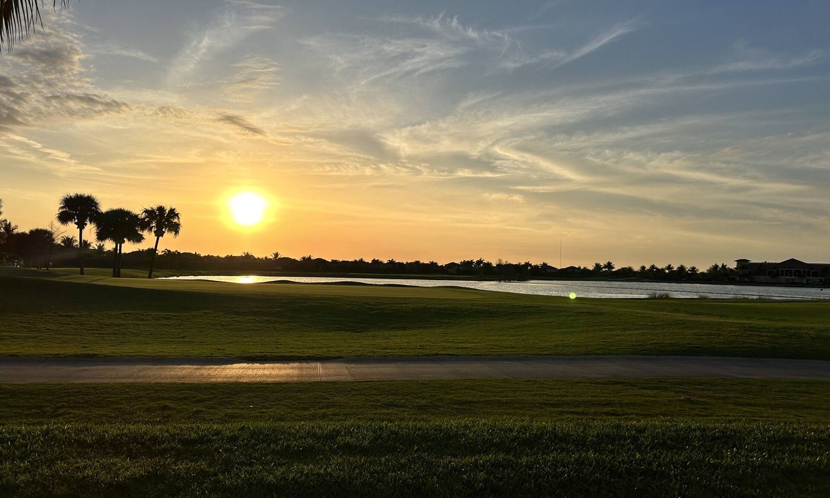 Bonita Springs Condo | Welcome to DayBreak🌴Resort Living - Golf⛳Tennis🎾 Pools, Fitness and More!
