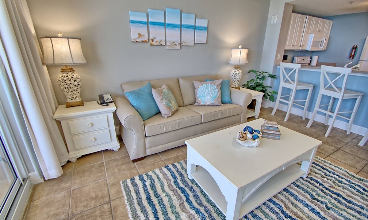 Long Beach Condo | Welcome to Majestic! Beach Supplies provided, Free WiFi!