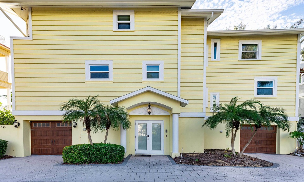 Sunset Beach House | Welcome to Summer Sunset House on Treasure Island!