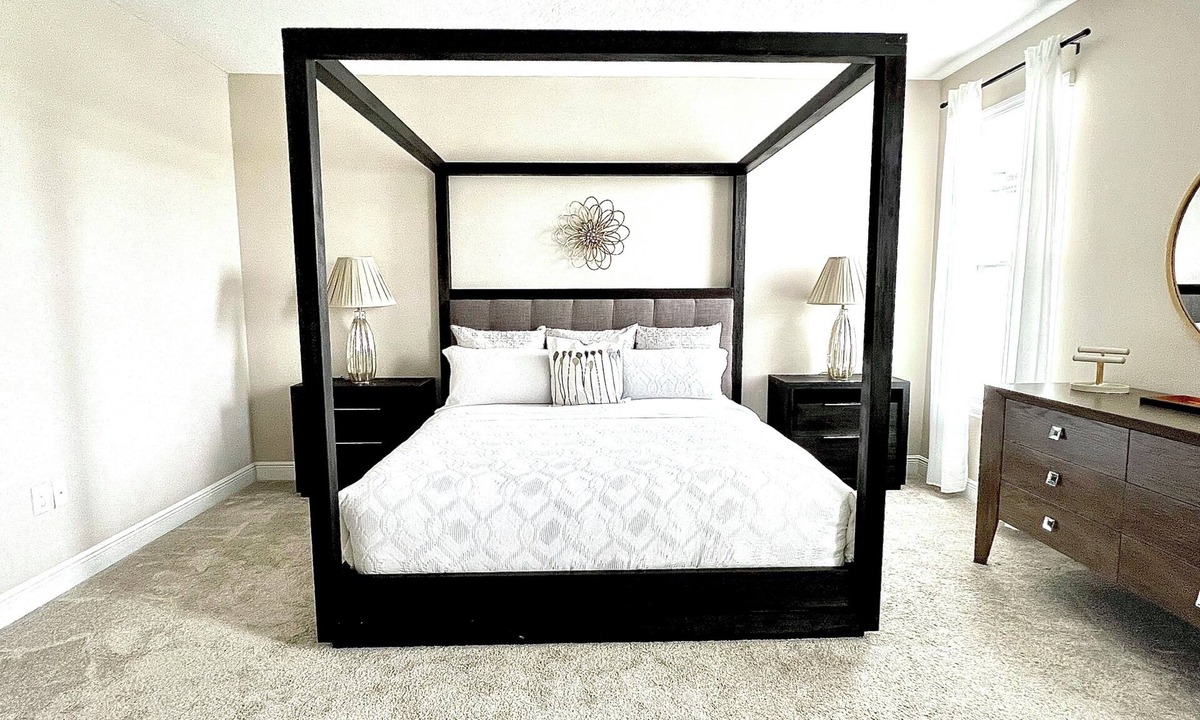 Killarney House | Welcoming clean 3-bedroom house in cozy neighborhood in Oakland FL