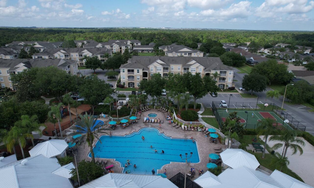 Windsor Palms House | Windsor Palms townhome with WiFi, AC, screened patio, pool, hot tub, & tennis