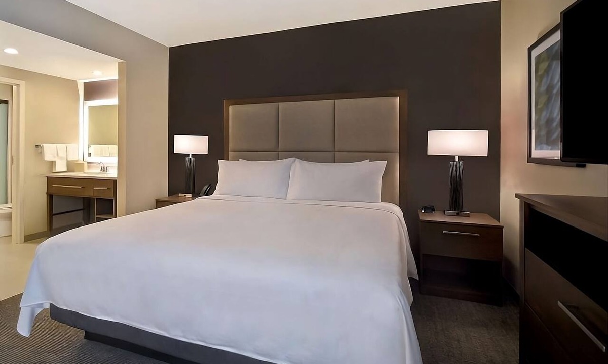 Florida Central Atlantic Coast Hotel | Winter Garden Getaway! Full Kitchen, Swimming Pool, Pets Allowed!