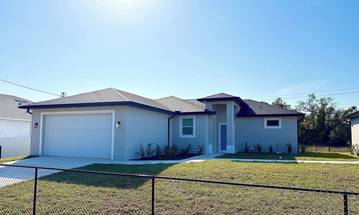 Lehigh Acres House | Wonderful 3-bedroom house with AC in welcoming Fort Myers