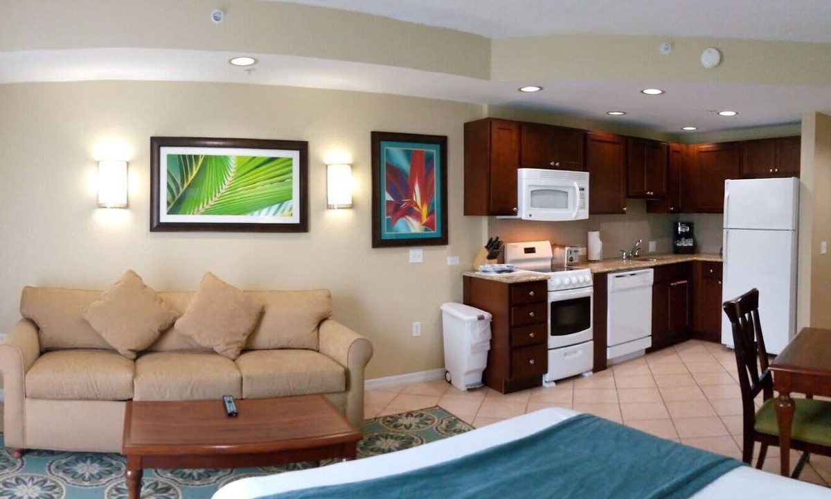Survey Creek Condo | Wyndham Palm-Aire | 2BR Suite Pool & Resort Access