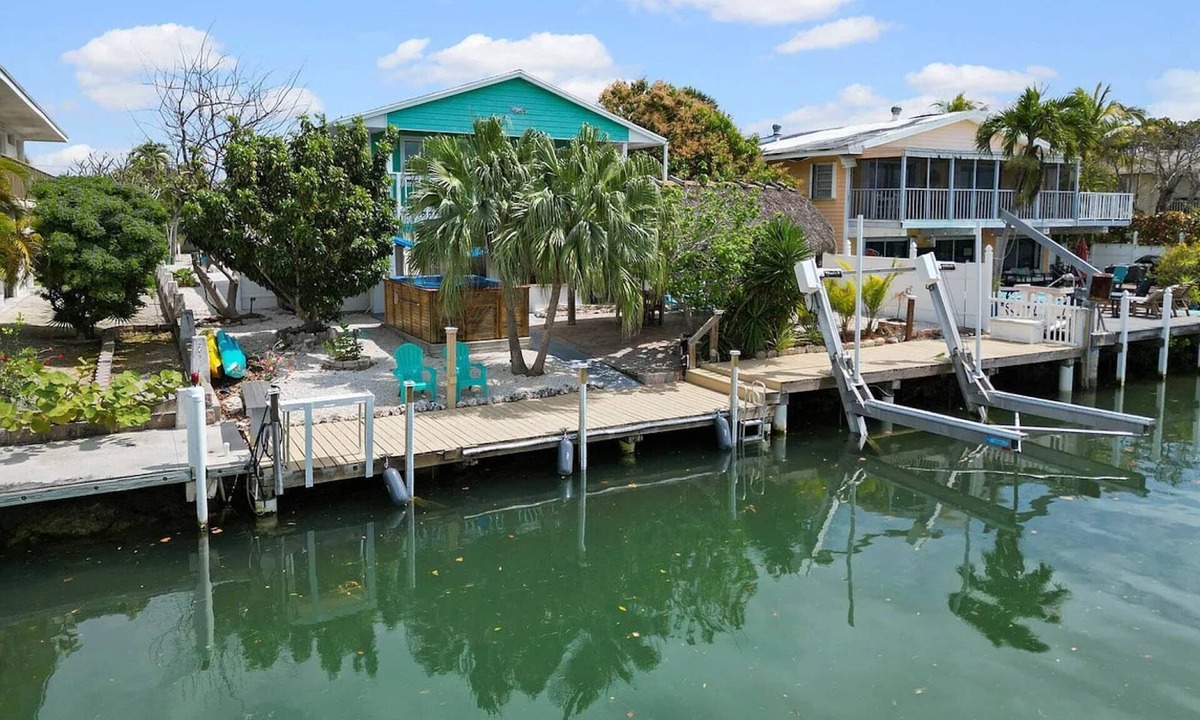 Marathon House | Yellowtail Retreat | Canal Front 3BR w/Dockage, Swim Spa & Gulf Access | Dog-Friendly
