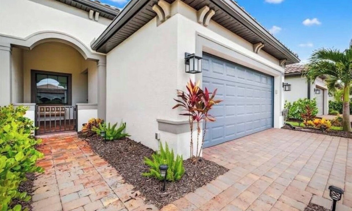 Biggar Villa | Your Own Private Pool Paradise in Esplanade Lake Club PLUS Resort Style Living!