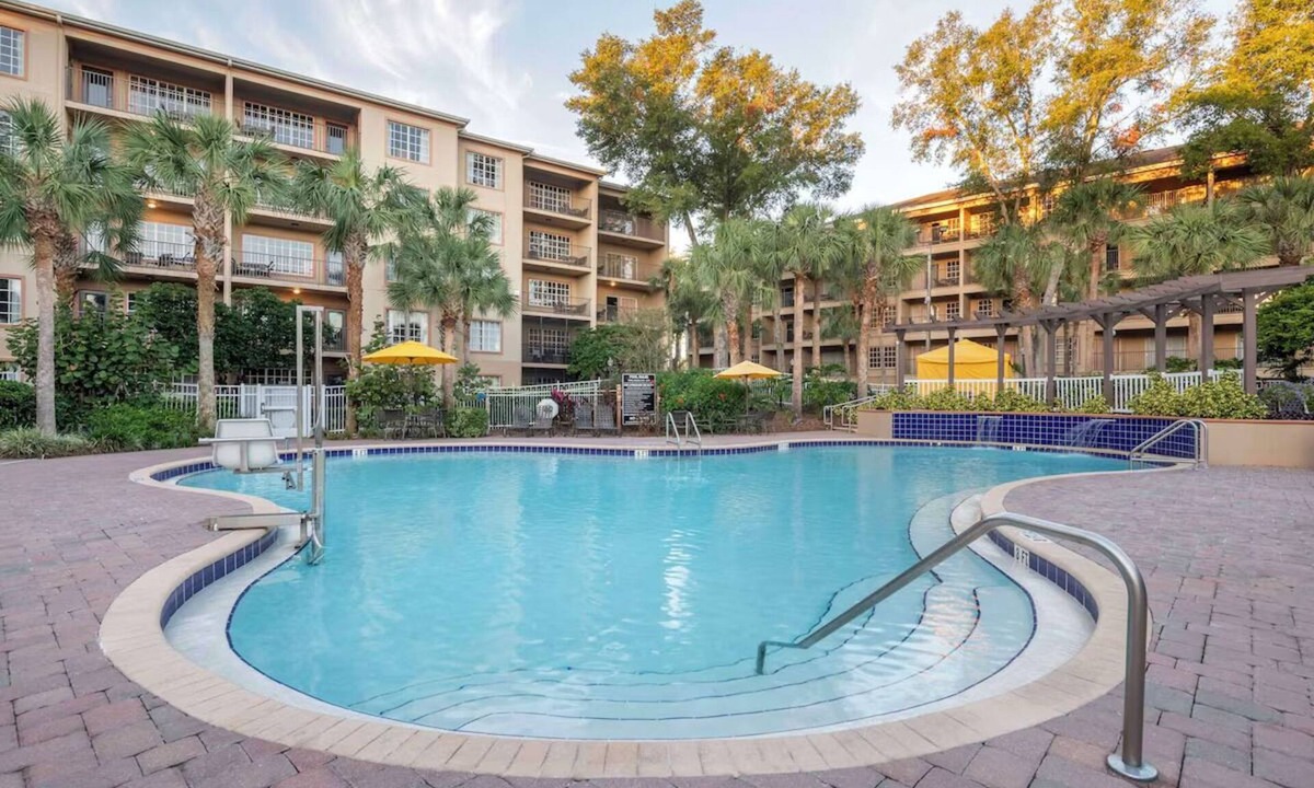 West Kissimmee Hotel | Your Search for the Perfect Stay Ends Here! Outdoor Pool, Unit with Kitchen!