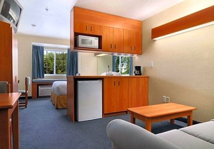 2-Star Hotel ∙ Microtel Inn & Suites Huntsville