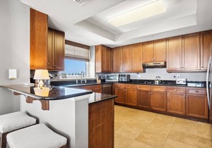 4BR Indigo East 406-Luxurious Beach Front Views