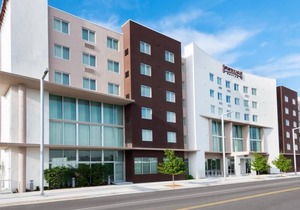 Airport Convenience! Close to Miami Dade College, Kitchen, Pool, Shuttle