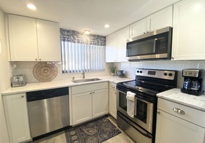 Beachfront Condo with Pool. Book today!!! in Ormond Beach
