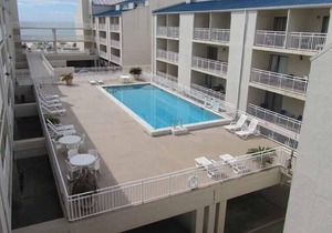 BeachSide Sanctuary~Excellent Amenities! Great Place for a Great GetAway!